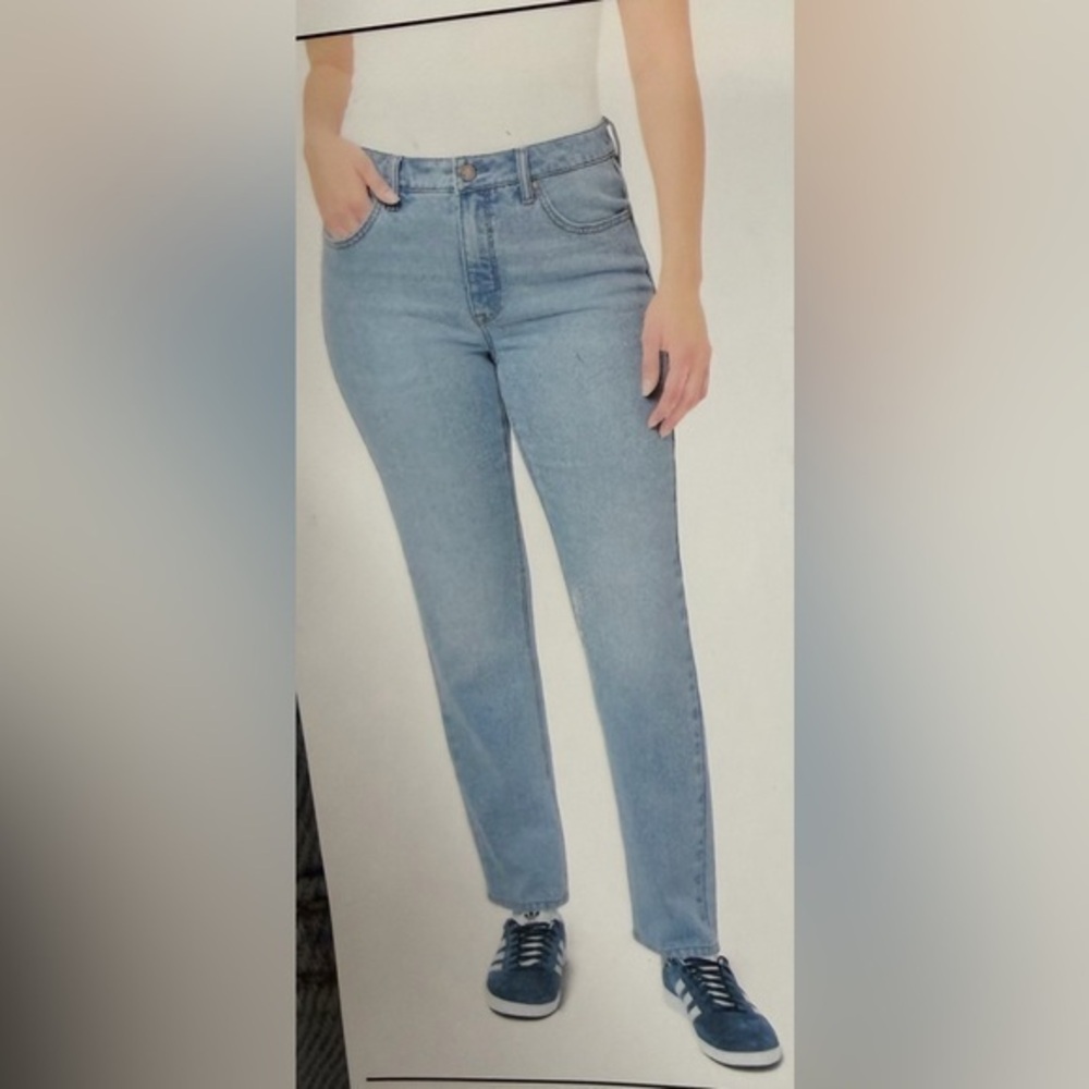 Seven7 Light Blue Straight Leg Jeans NWT SIZE 8
